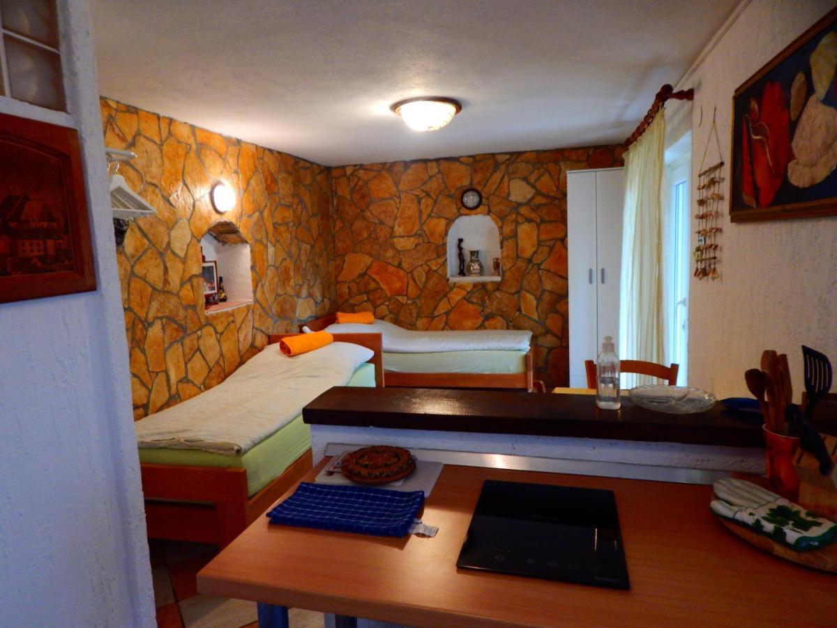 Adrienn Apartments Stari Grad Kültér fotó